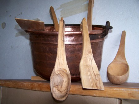 Utensili  in legno di ulivo